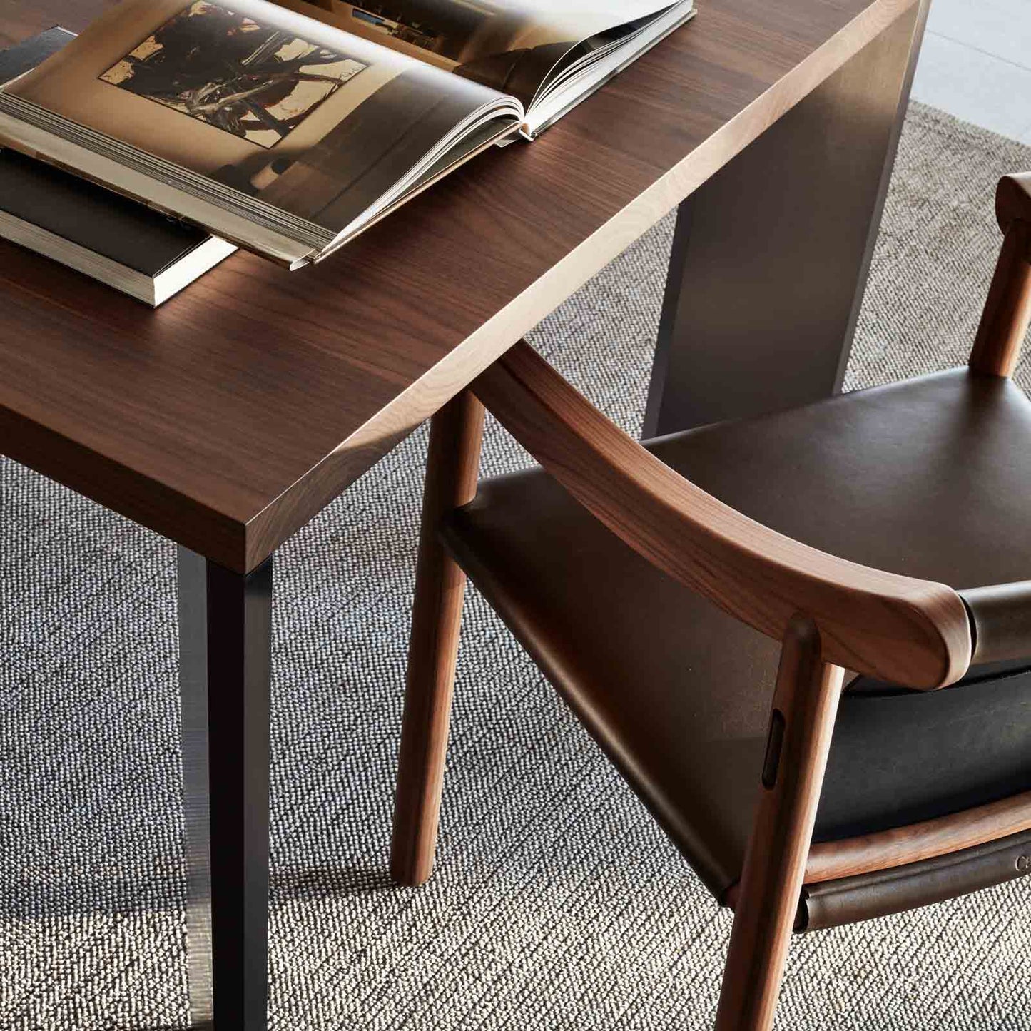 905 Armrest Chair by Vico Magistretti for Cassina – Saddle Leather and Wood
