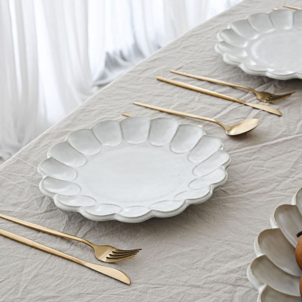 The Petal Dinnerplate
