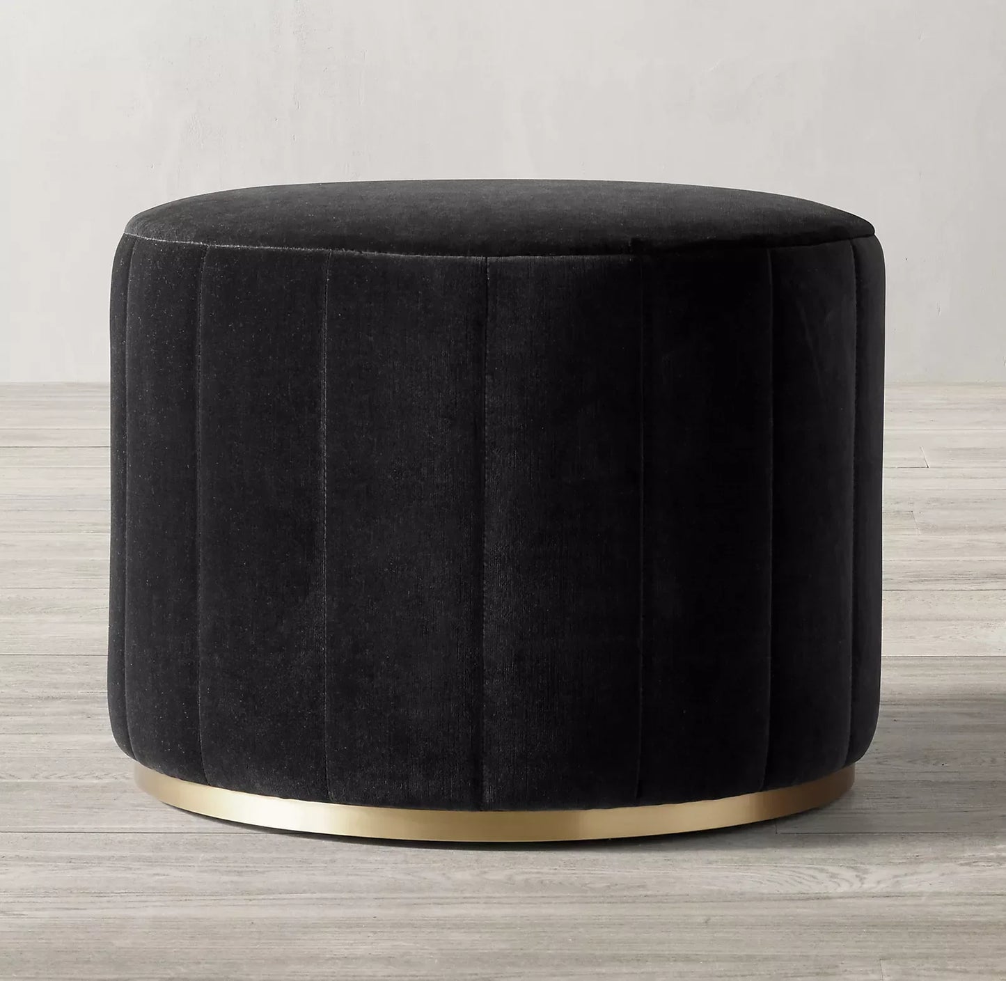 Round Tufted Ottoman – Mid-Century Inspired Velvet Statement Piece