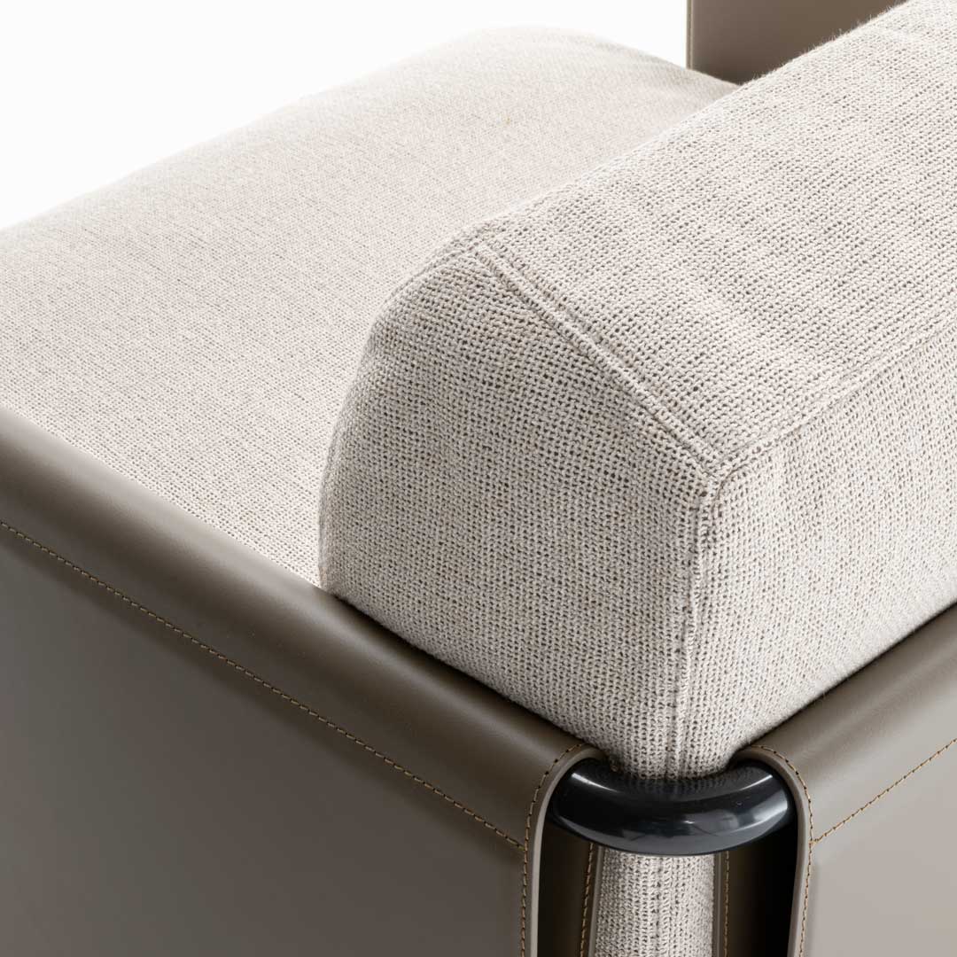 Luxury SC2 Armchair Modern Italian Style for Villa