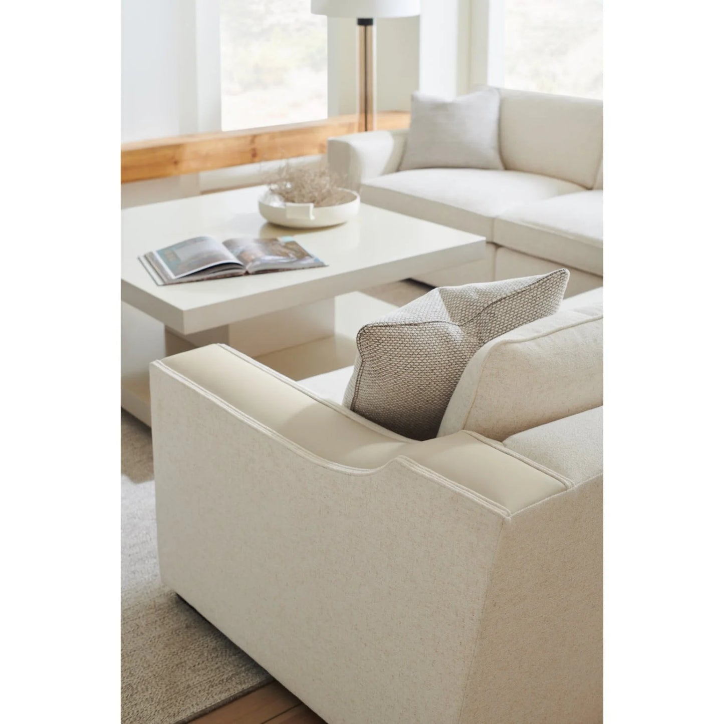 Luxury Back on Track Fabric Sectional Chair Modern Italian Style for Villa