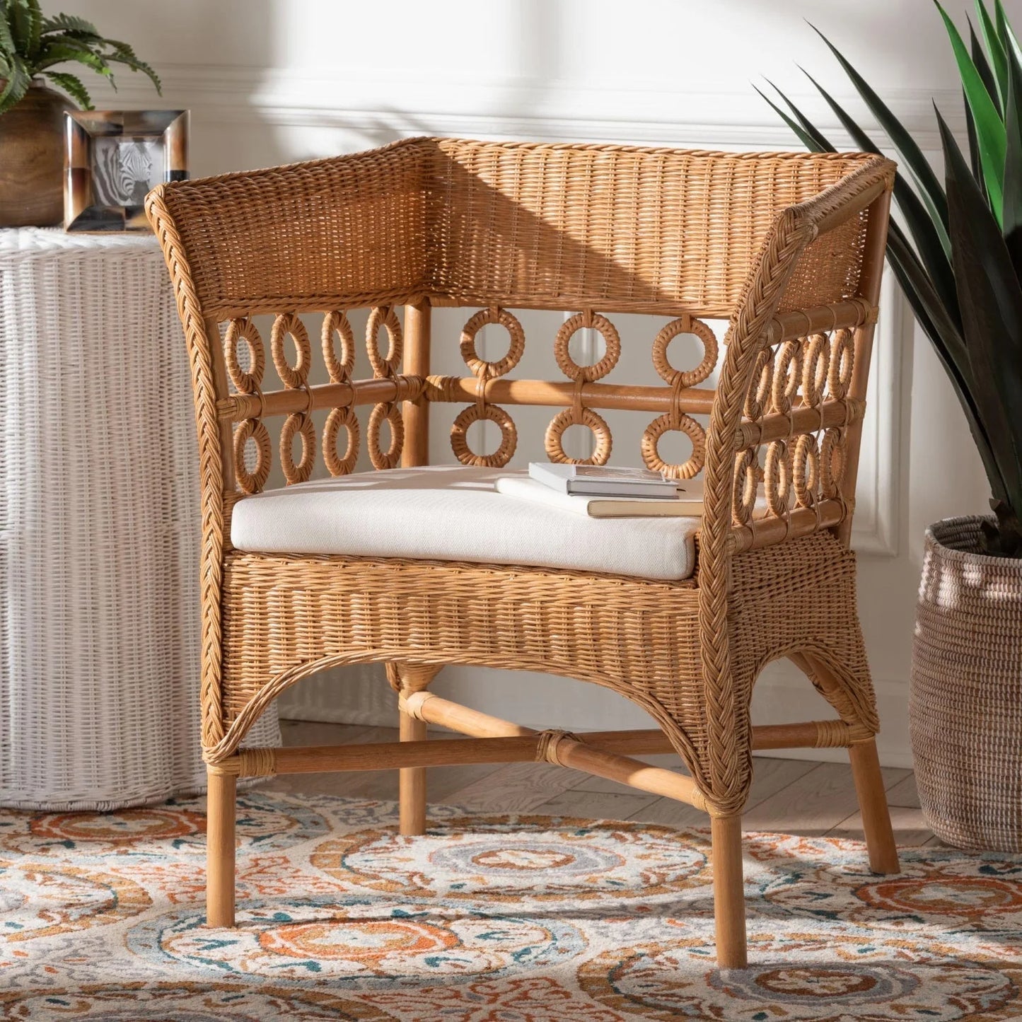 Luxury Braided Rattan Accent Chair Modern Italian Style for Villa