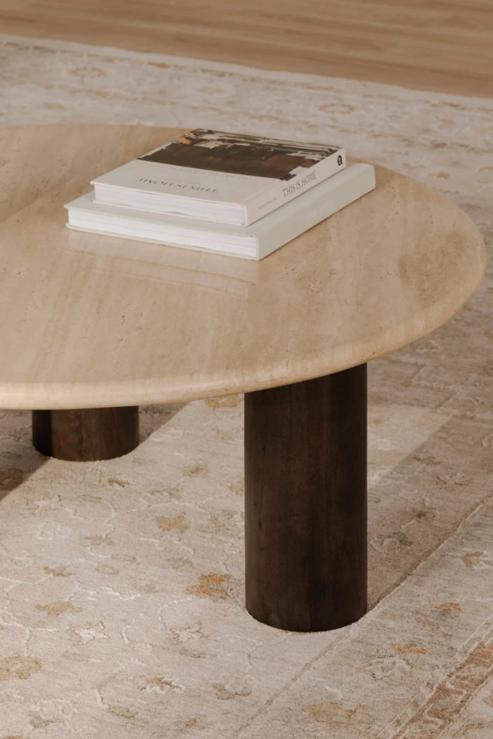 Luxury Landon Beige Travertine Round Coffee Table Modern Italian Style for Villa