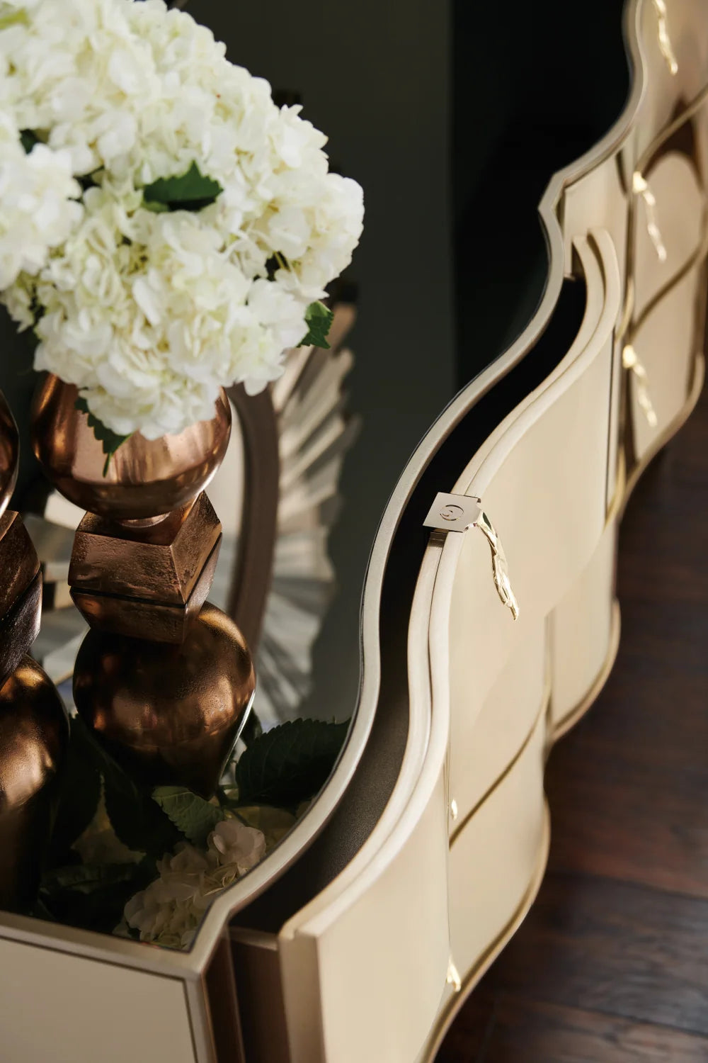 Luxury Modern Gold 6-Drawer Dresser European Style for Villa