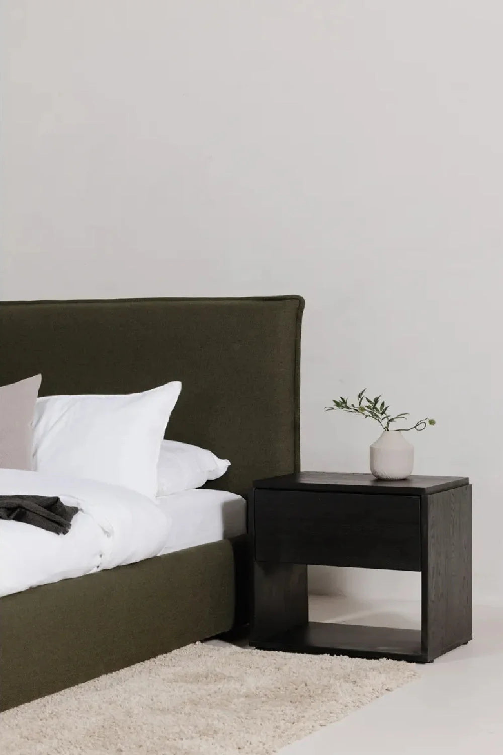 Luxury Modern Green Linen Blend Bed European Style for Villa