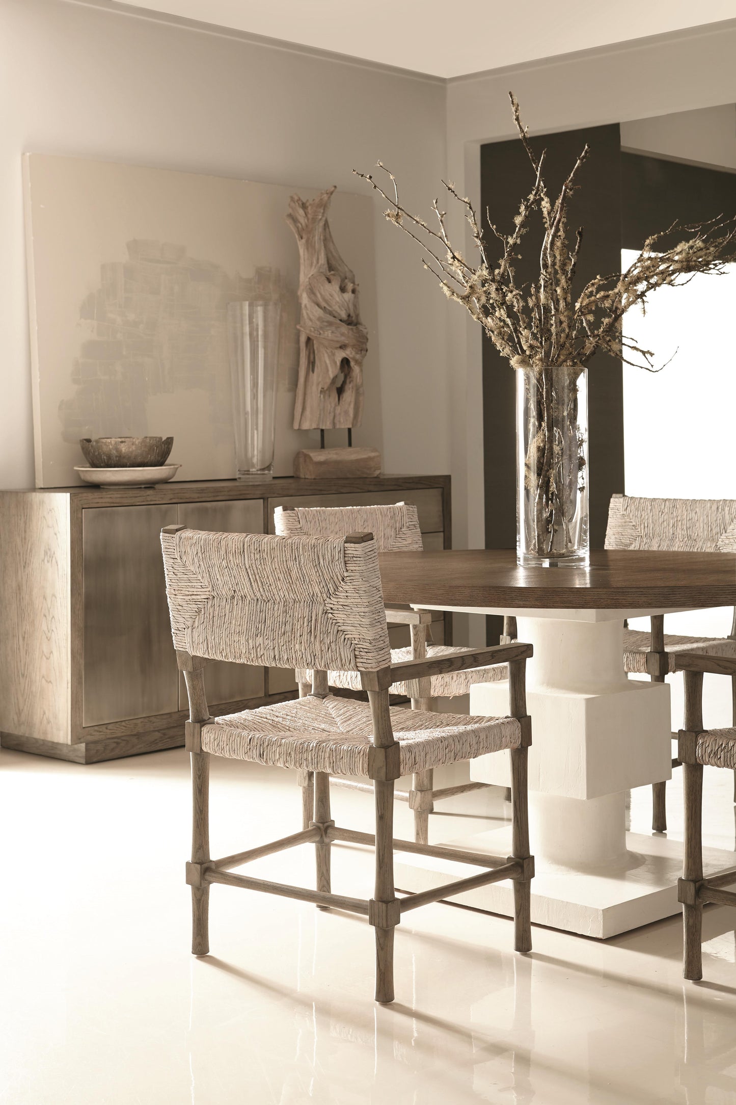 Luxury Newberry Dining Table Modern Italian Style for Villa