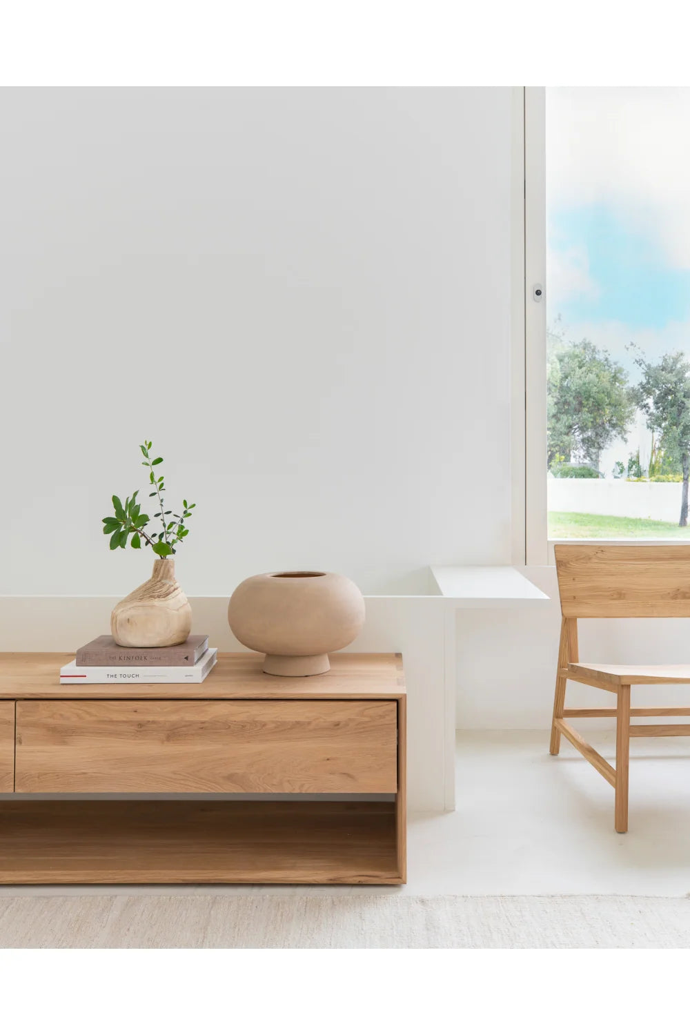Luxury Oiled Oak TV Cupboard Modern Italian Style for Villa
