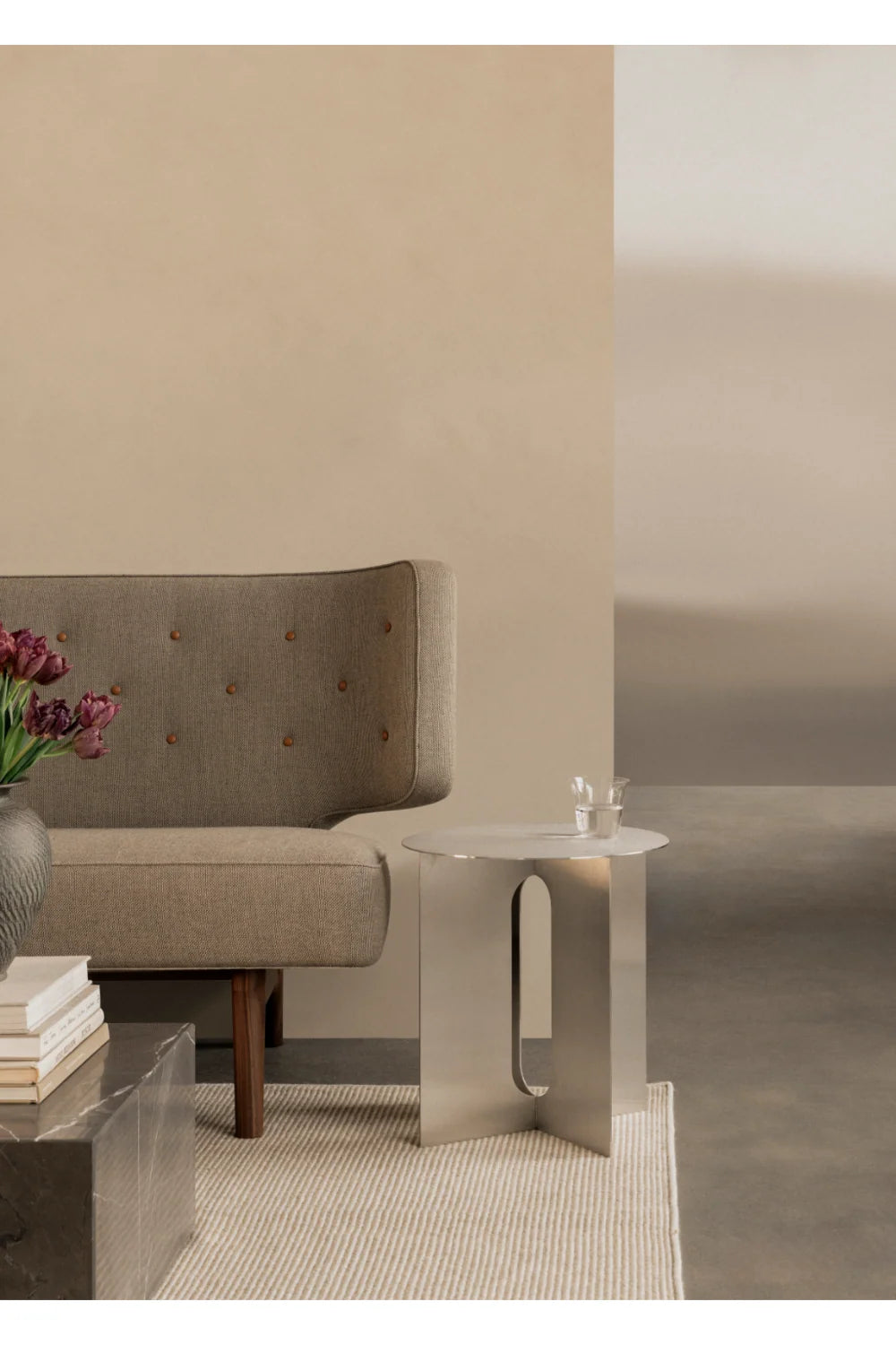 Luxury Radiohus Tufted Fabric Sofa Modern Italian Style for Villa