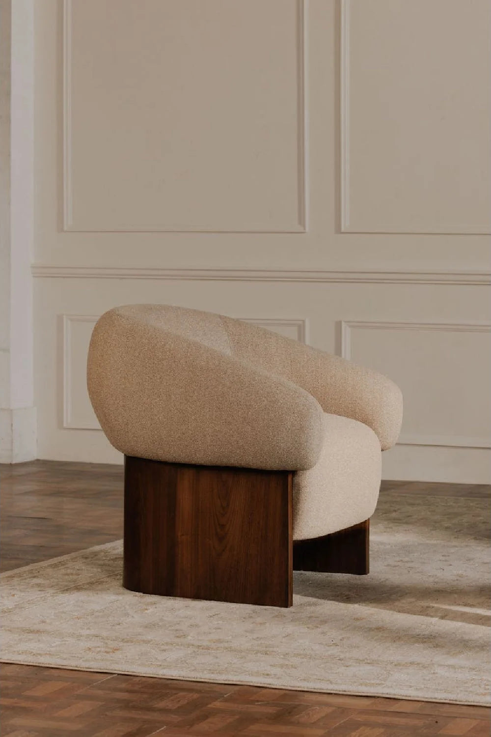 Luxury Upholstered Lounge Chair Modern Italian Style for Villa