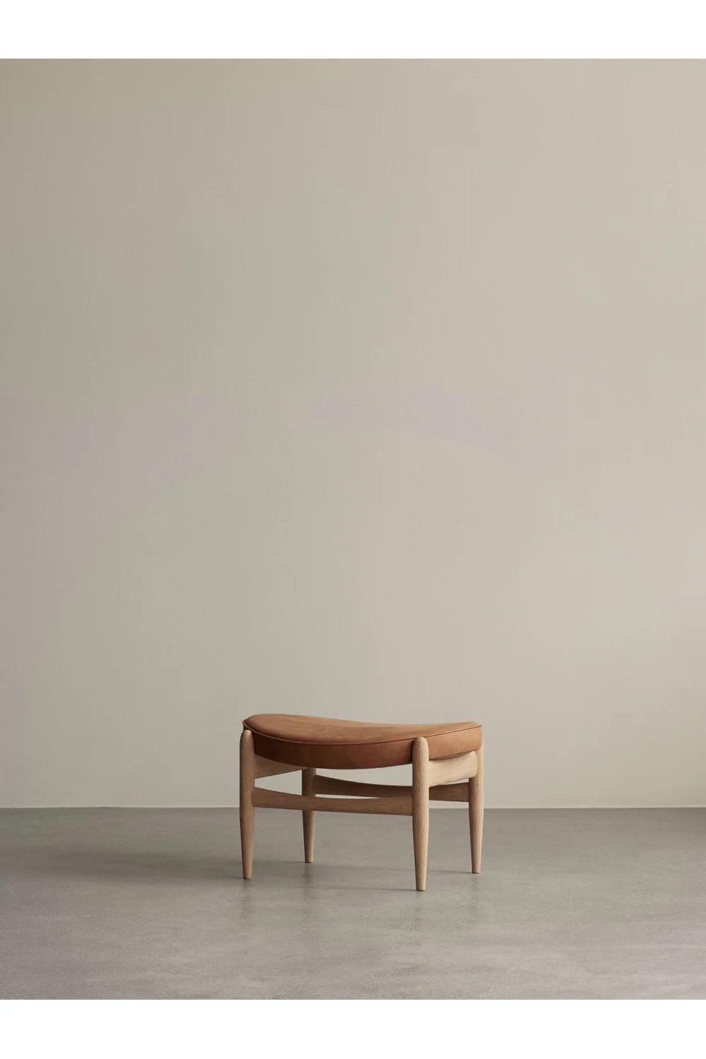 Luxury Upholstered Modern Wooden Ottoman European Style for Villa