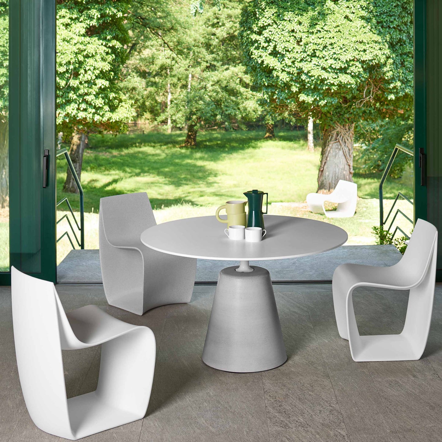 Sign Matt Dining Chair – Sinuous Ergonomic Matte Polyethylene by MDF Italia