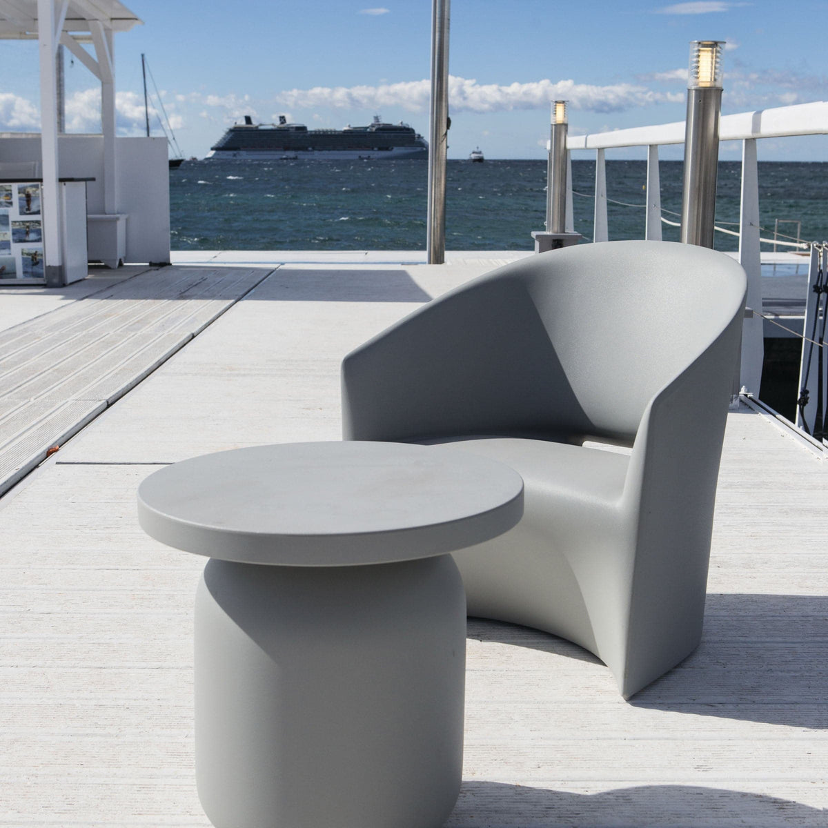 Luxury JUJU Polyethylene Coffee Table Modern Italian Style for Villa