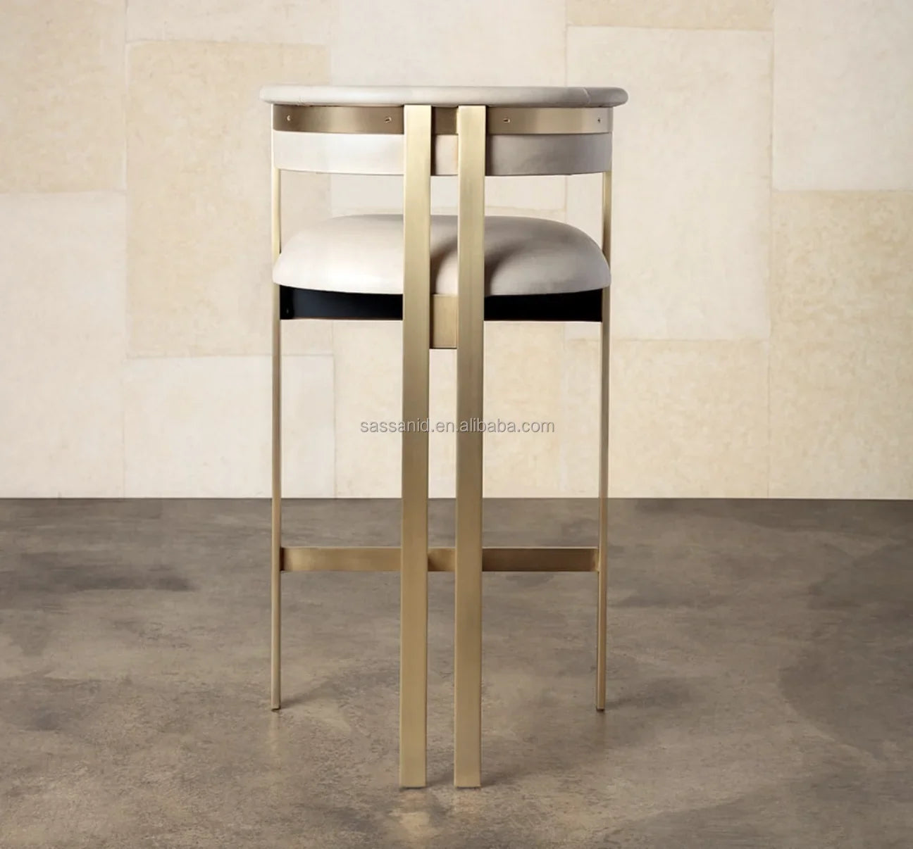 Elliott Bar Stool – Iconic Industrial Design in Solid Oak and Performance Fabric