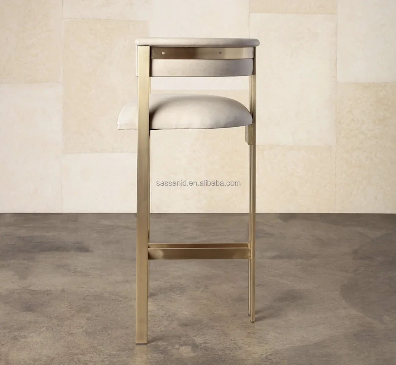 Elliott Bar Stool – Iconic Industrial Design in Solid Oak and Performance Fabric