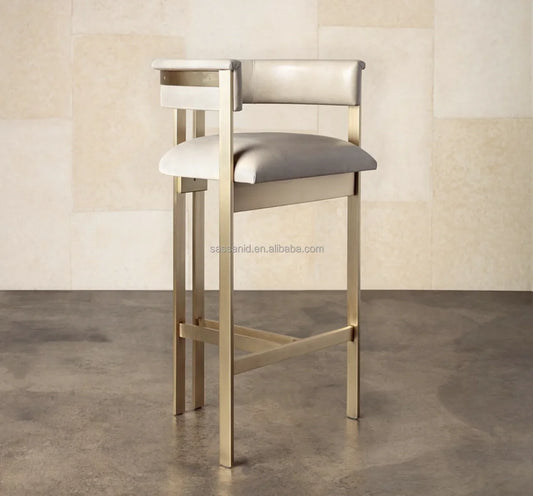 Elliott Bar Stool – Iconic Industrial Design in Solid Oak and Performance Fabric