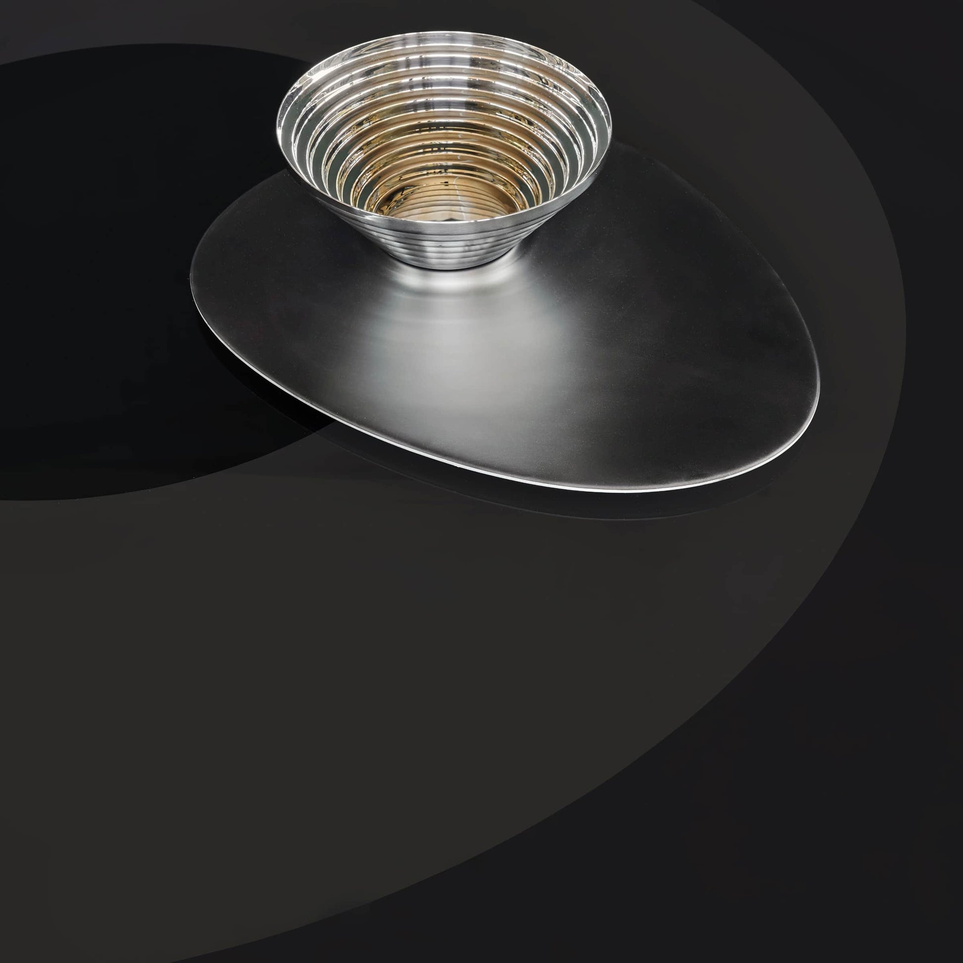 Roundel Dining Table – Italian Designer Glass Statement Piece