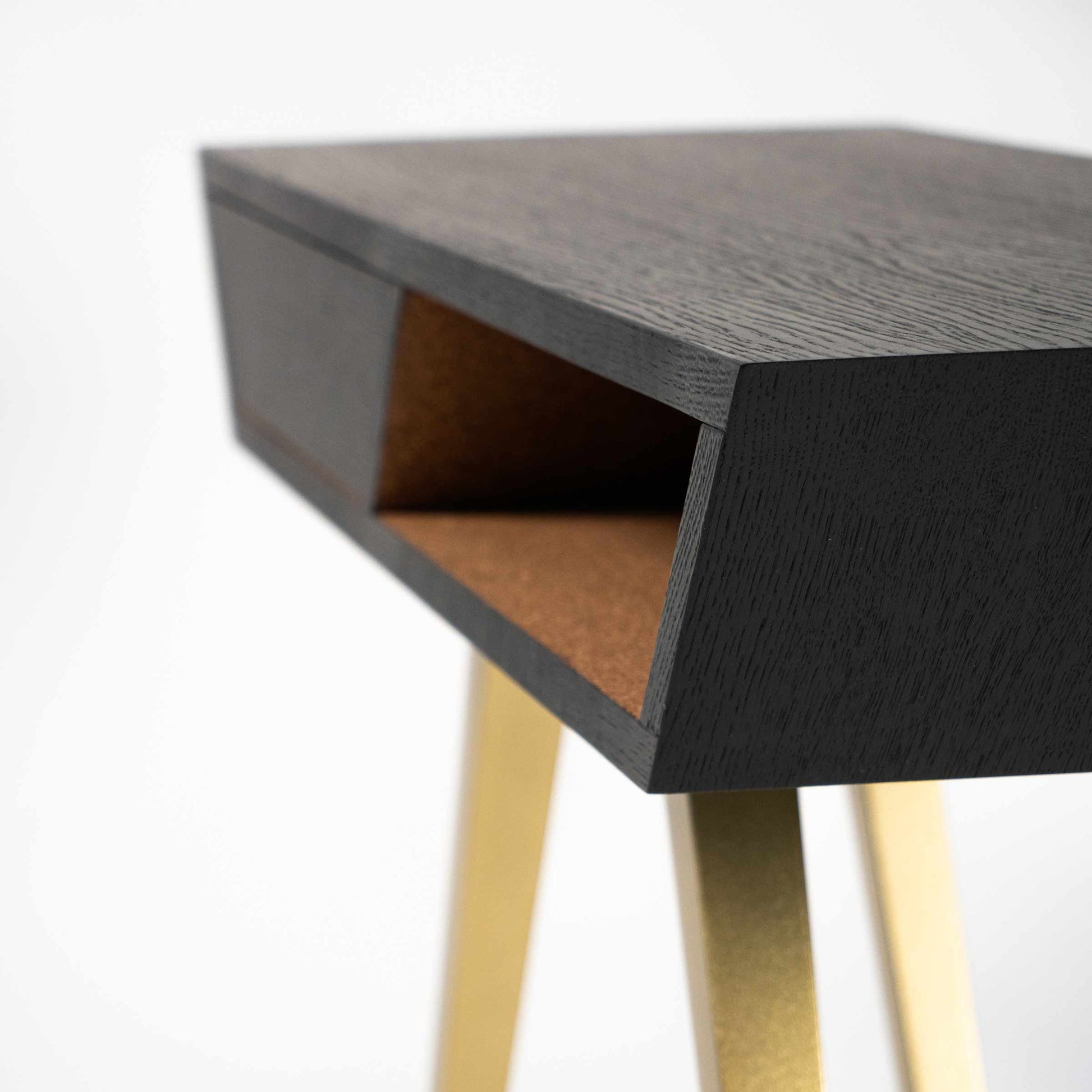 Console Table Lisa – Italian Oakwood Designer Statement Piece by OTQ