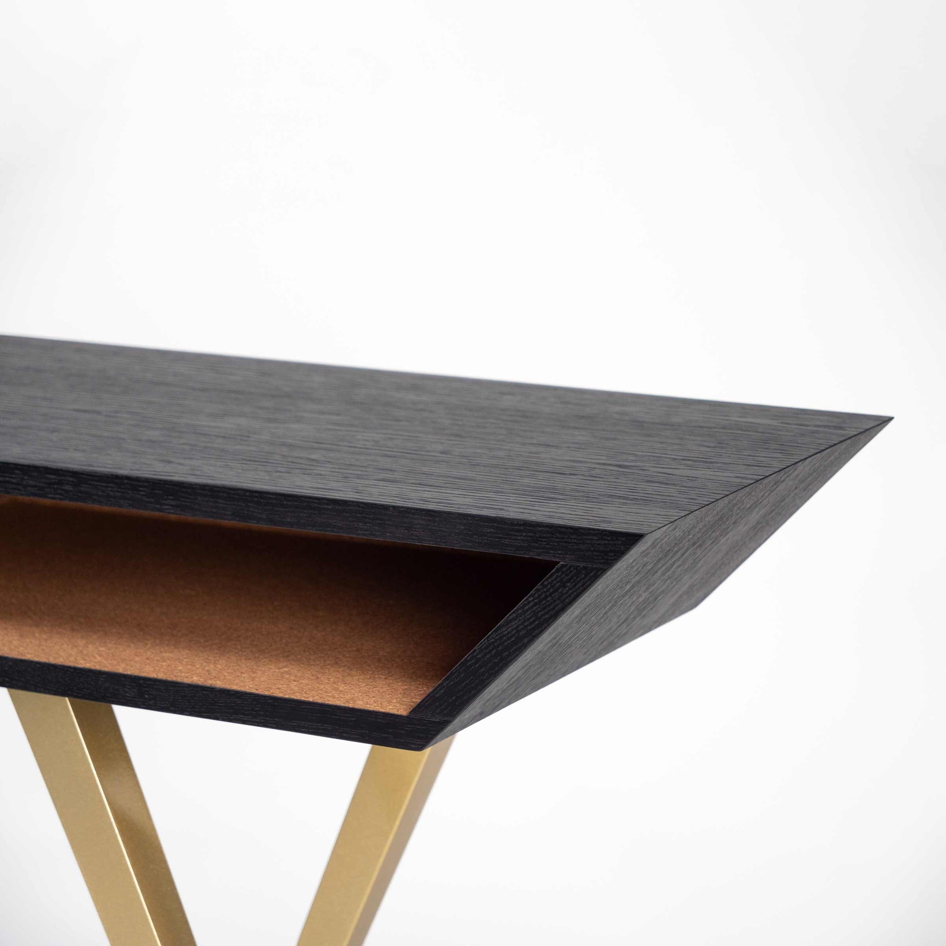 Console Table Lisa – Italian Oakwood Designer Statement Piece by OTQ