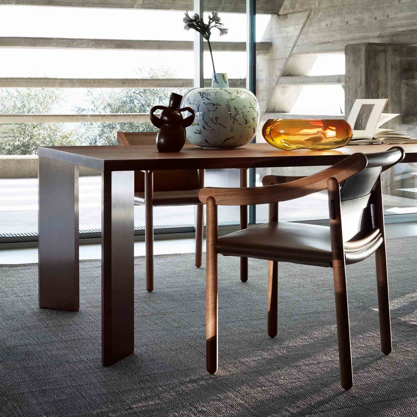 905 Armrest Chair by Vico Magistretti for Cassina – Saddle Leather and Wood