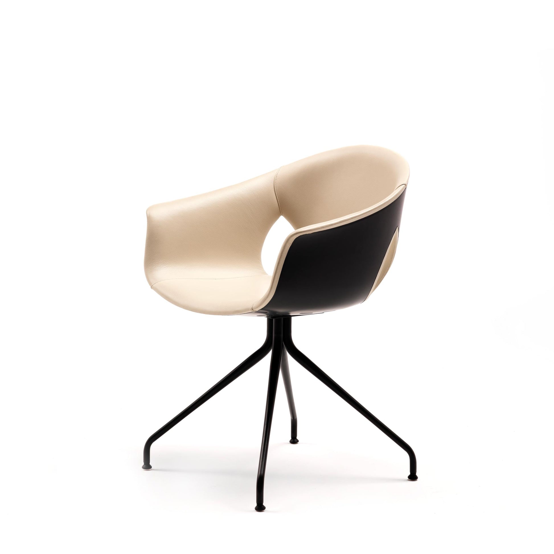 Ginger Ale Armrest Chair – Four-Spoke Base Leather by Poltrona Frau