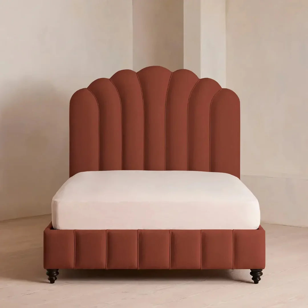 French Retro High-Back Bed – Velvet Upholstered Nordic Refined Piece | 985741