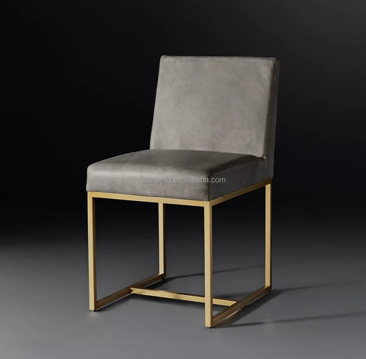 Mid-Century Dining Chair – Oak, Leather & Burnished Brass Design | 102119403408