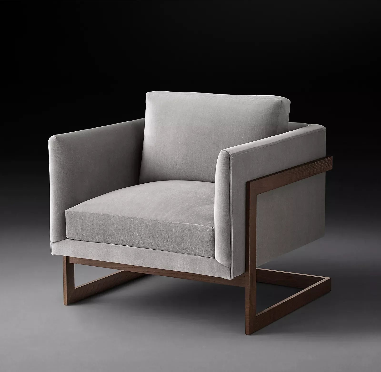 Modern Leisure Chair – Geometric Silhouette with Oak Base – Designer Piece