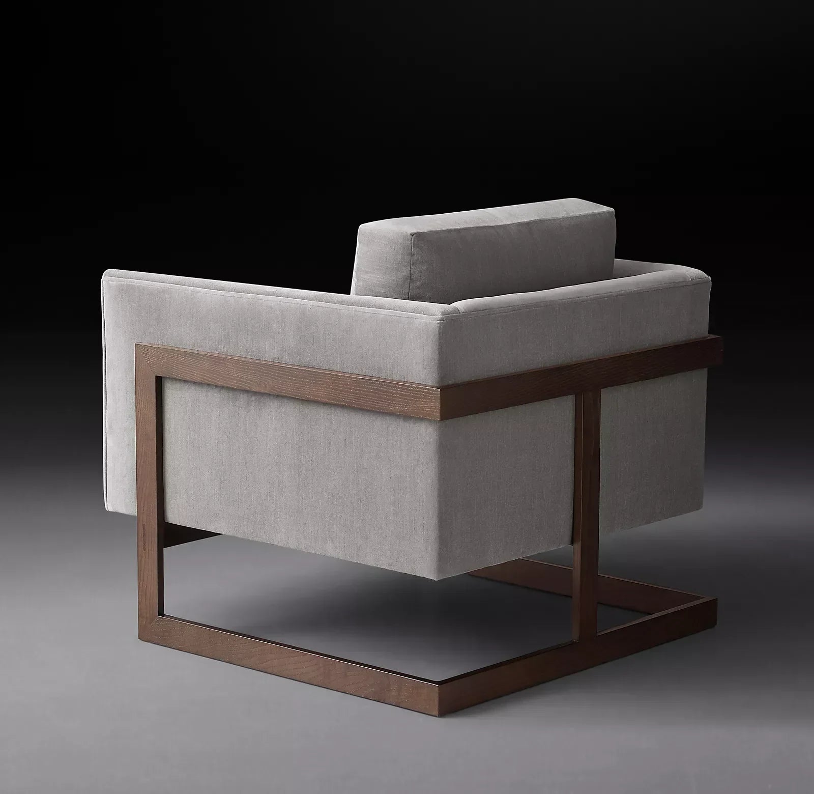 Modern Leisure Chair – Geometric Silhouette with Oak Base – Designer Piece