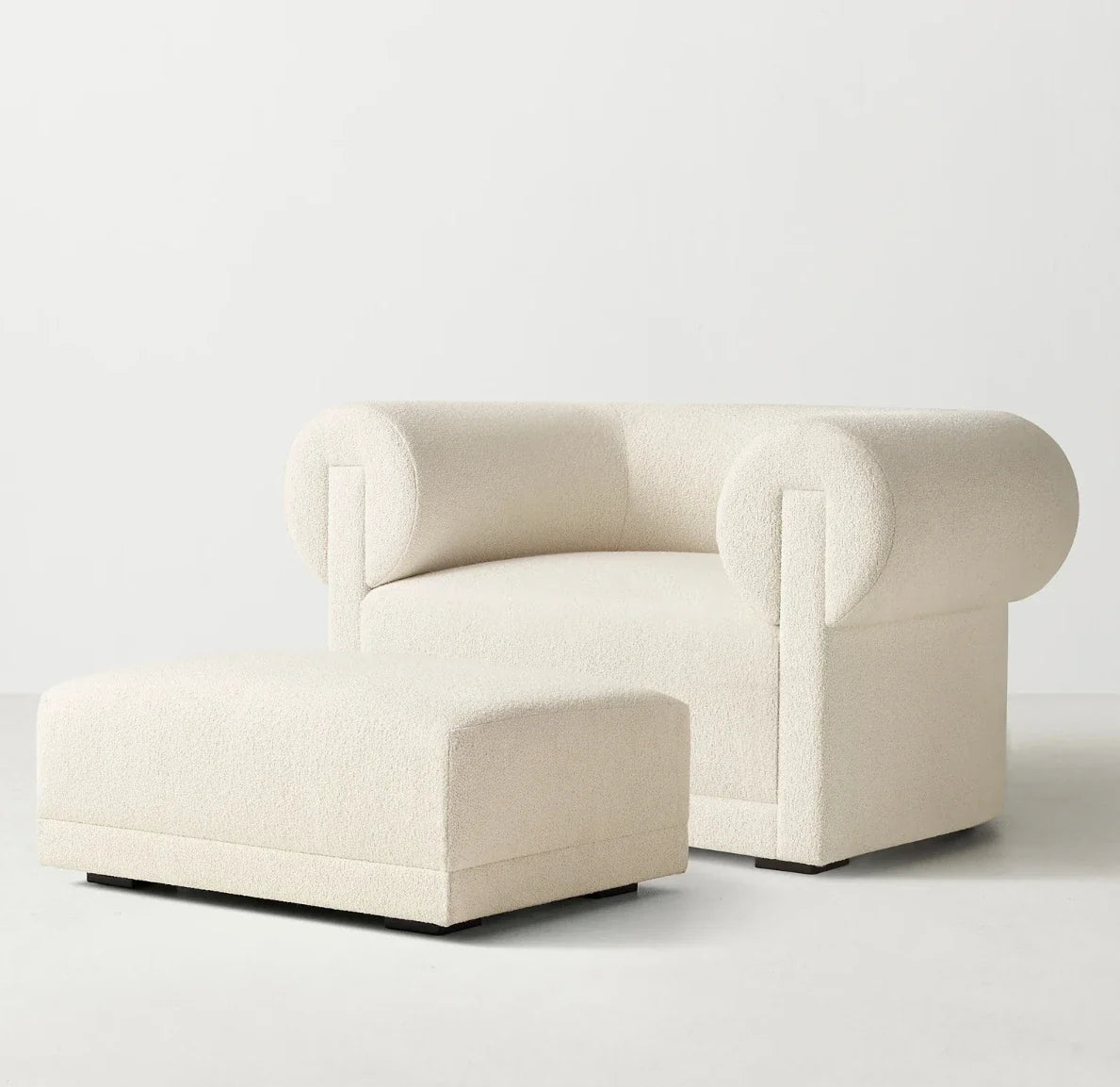 Lounge Chair – Iversen Roll-Back Design in Natural Italian Bouclé