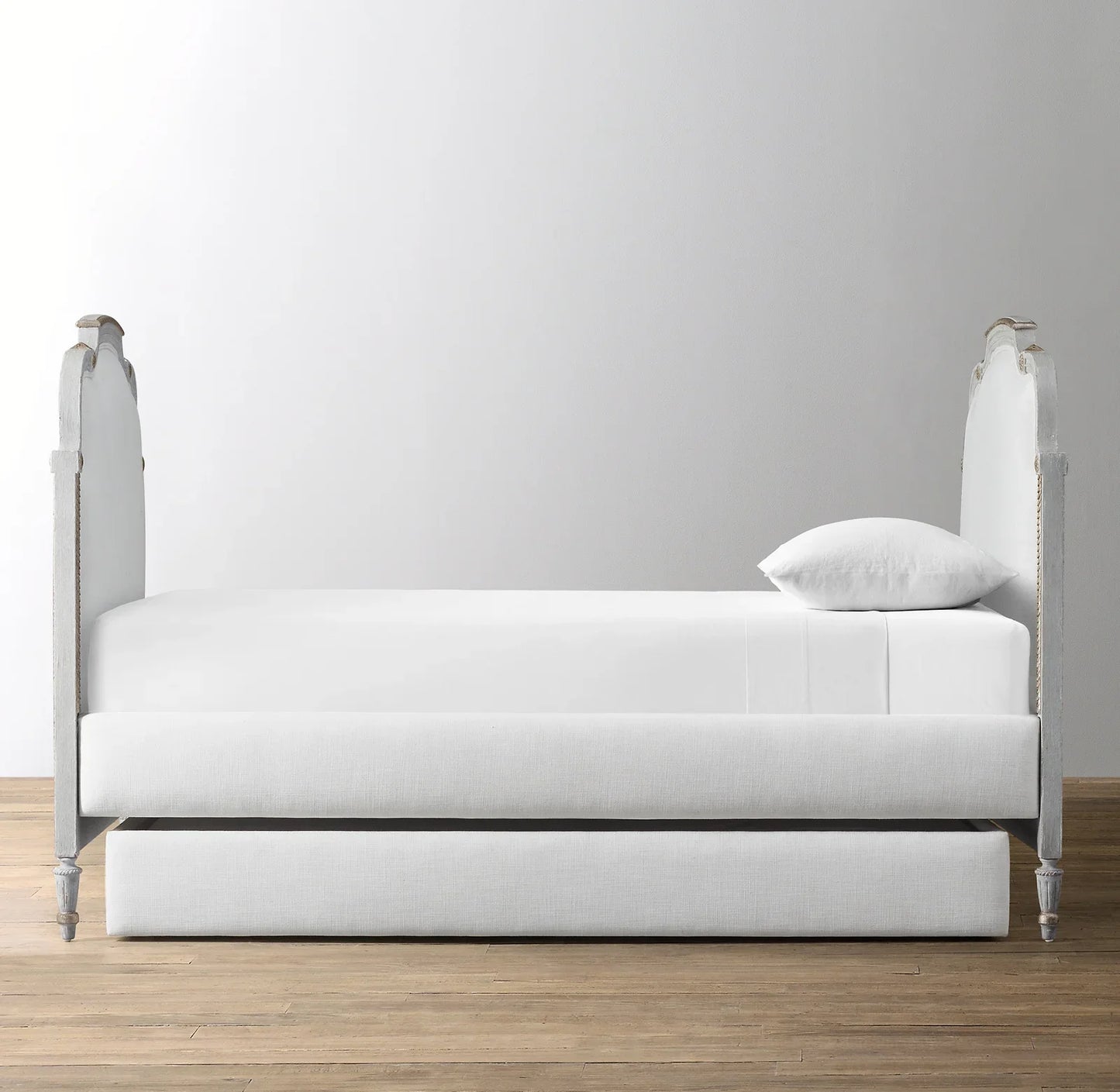 Upholstered Daybed with Trundle – Vintage French Style Linen Re Home