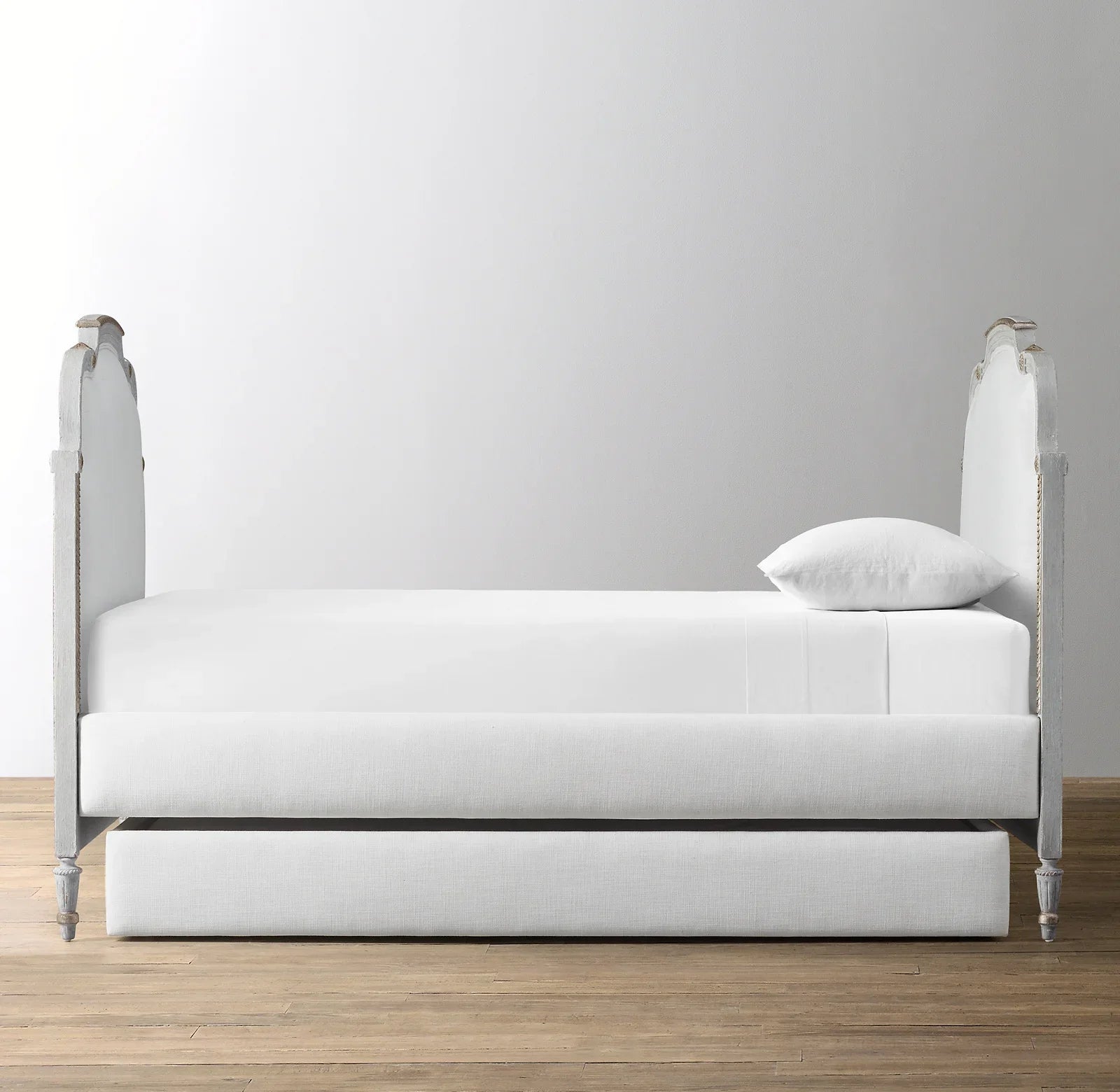 Upholstered Daybed with Trundle – Vintage French Style Linen Re Home