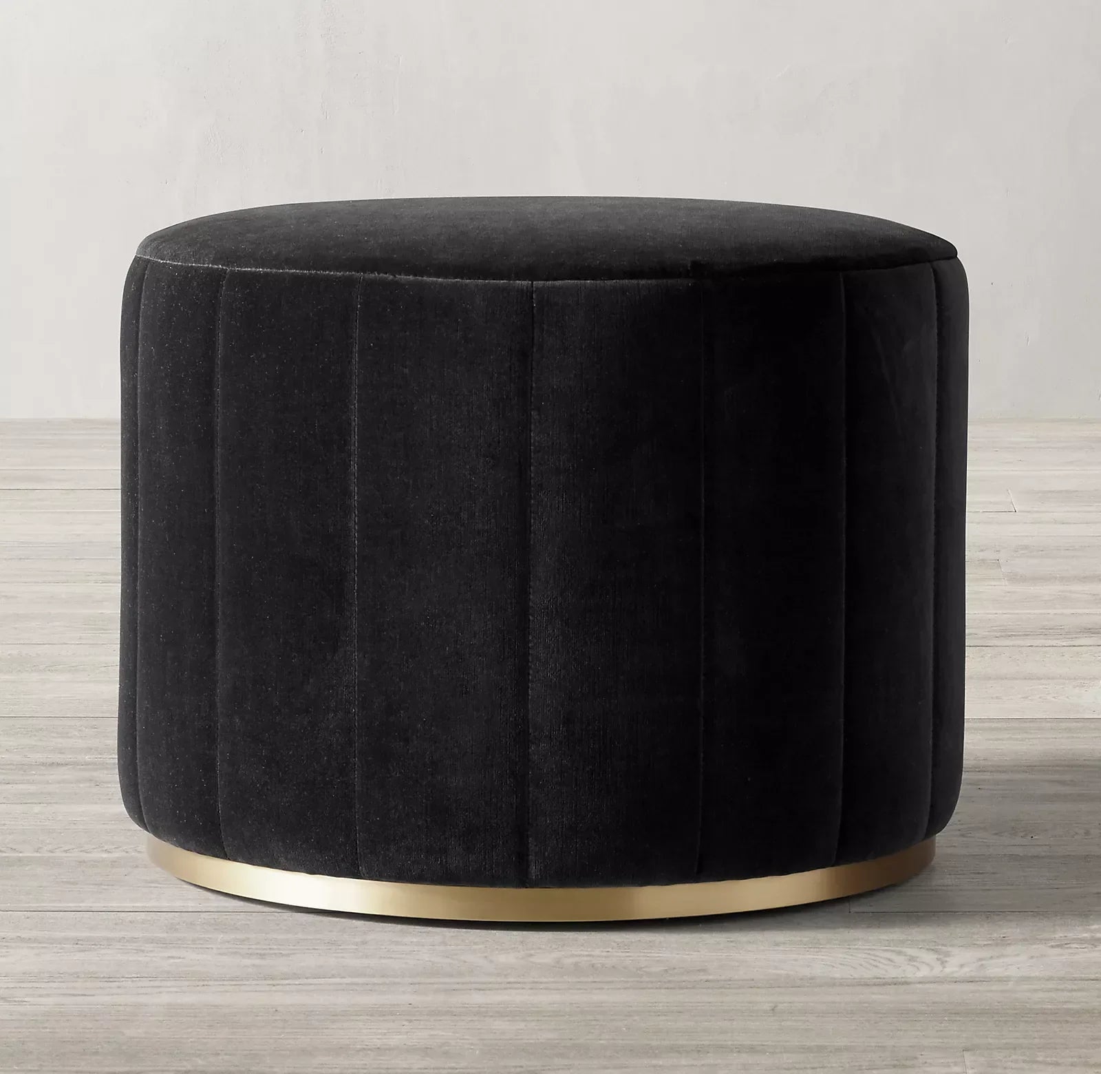 Round Tufted Ottoman – Mid-Century Inspired Velvet Statement Piece