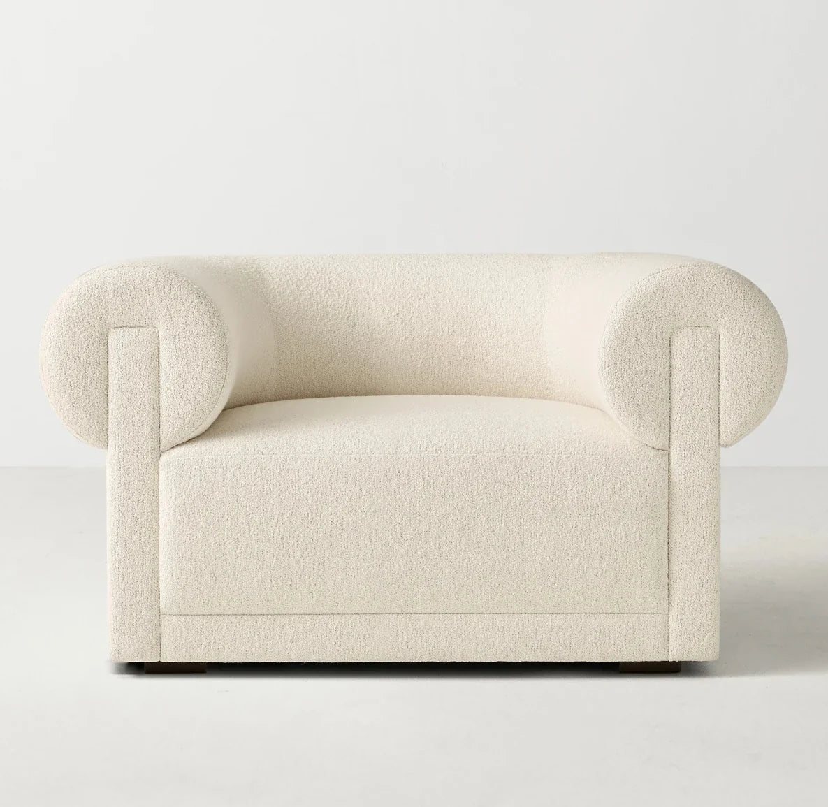 Lounge Chair – Iversen Roll-Back Design in Natural Italian Bouclé