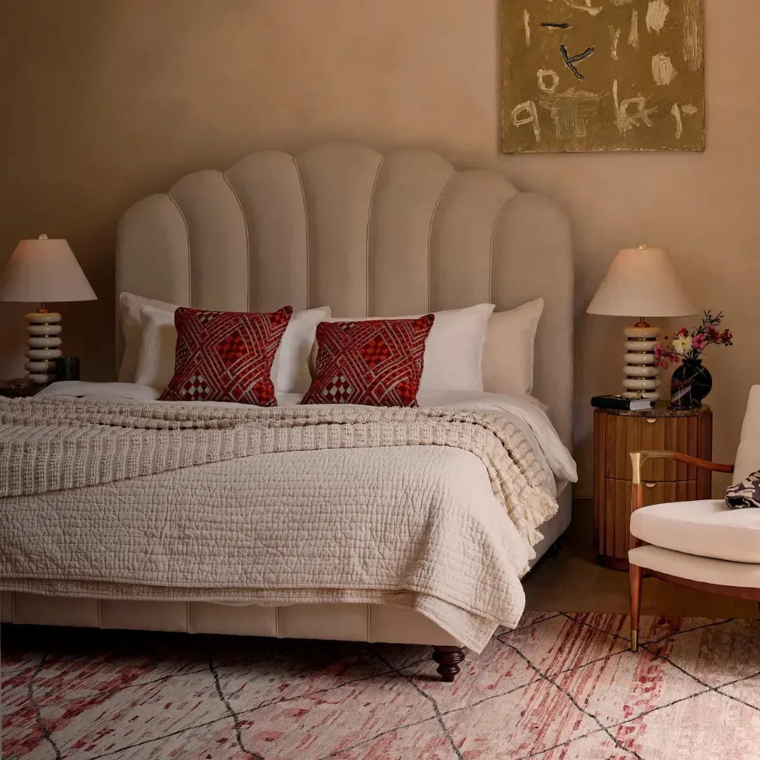 French Retro High-Back Bed – Velvet Upholstered Nordic Refined Piece | 985741