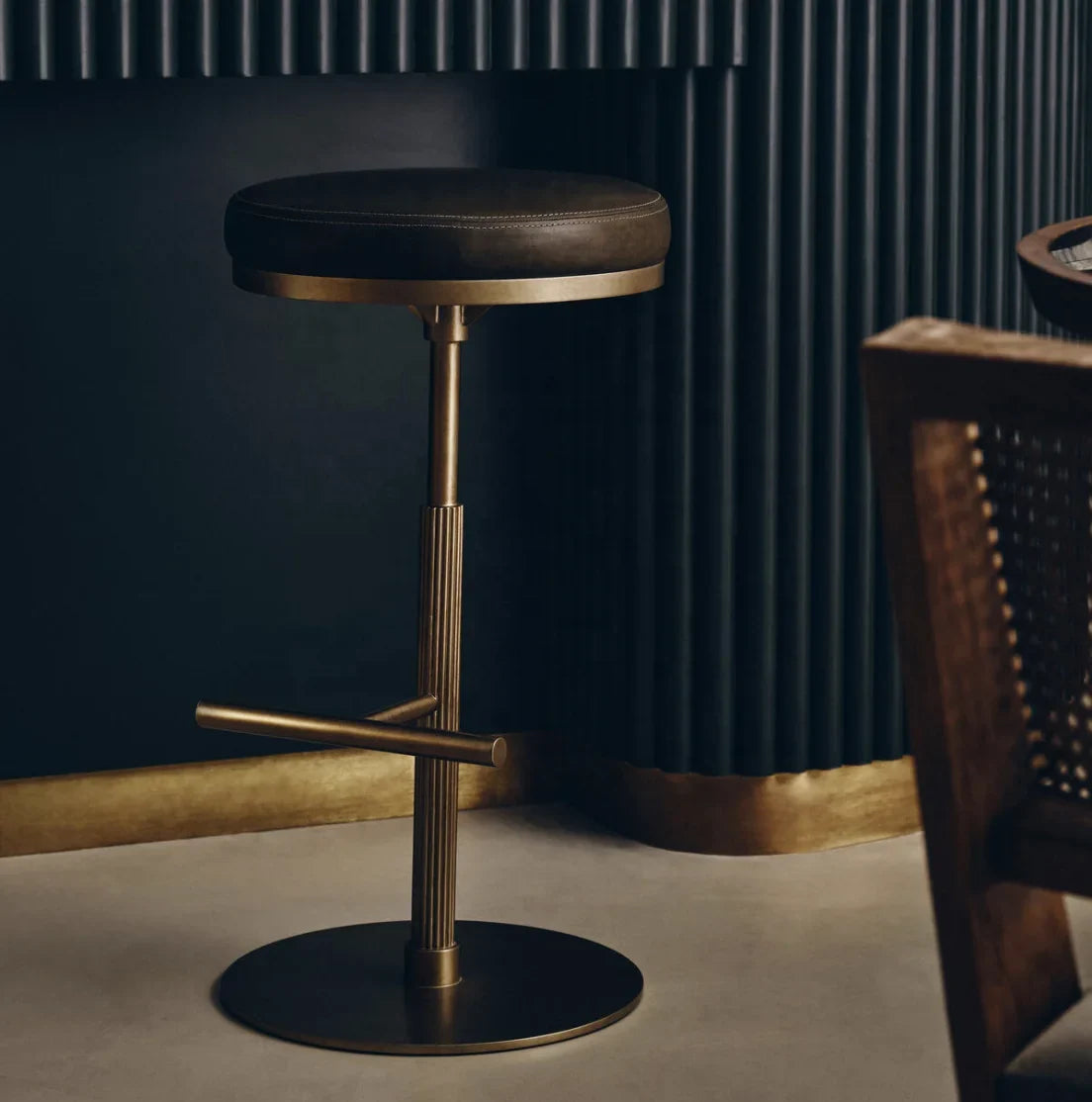 Wardell Midcentury Bar Stool – Linen & Solid Oak Statement Piece