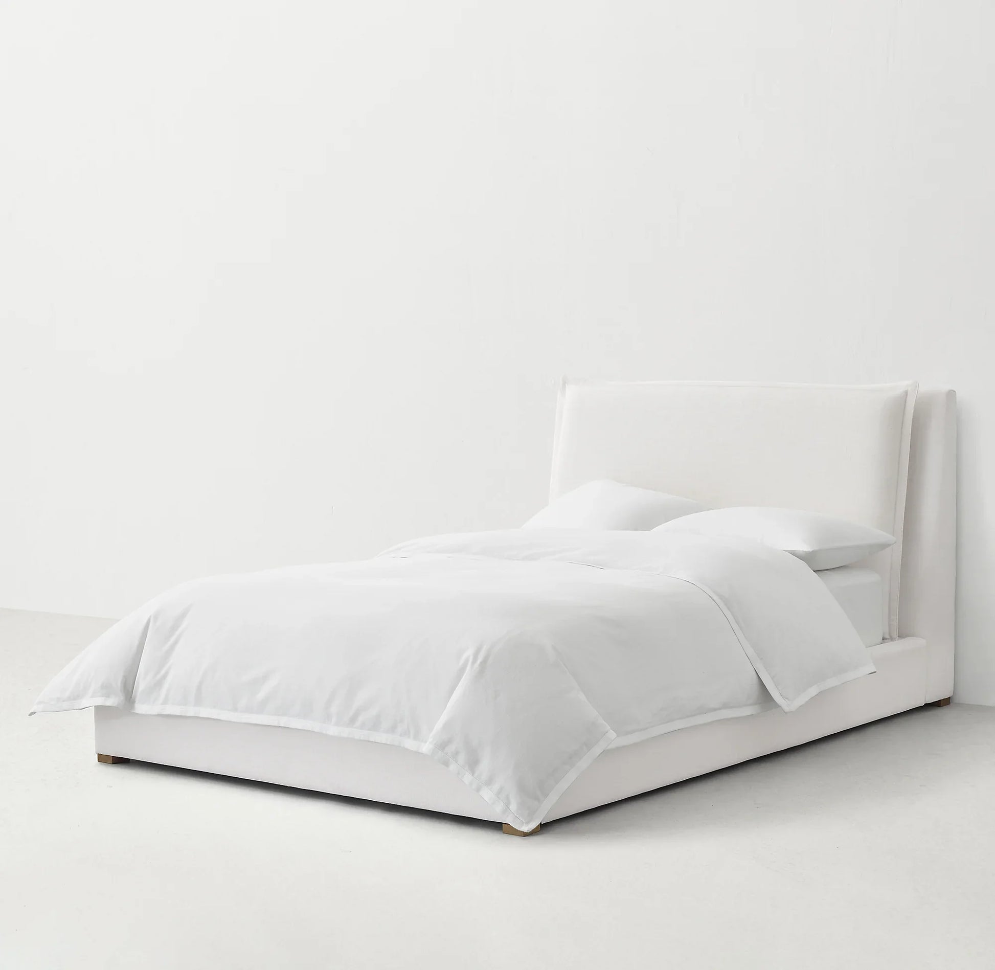Sloane Upholstered Bed – Modern Slipcovered Berkshire Leather Platform Bed