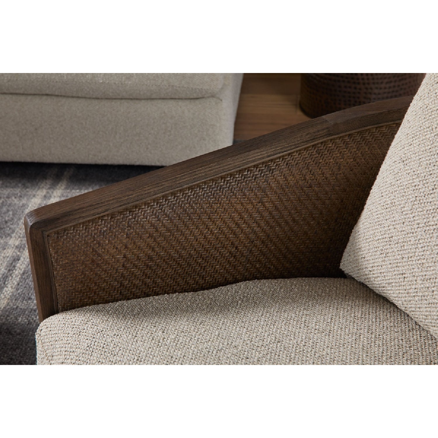 Luxury Curved Oak Swivel Lounge Chair European Style for Villa