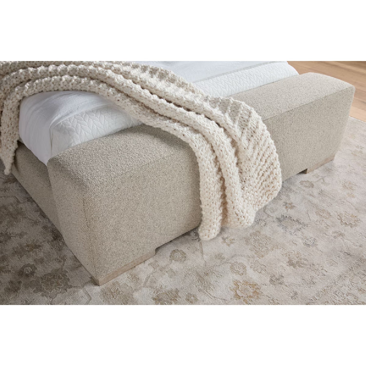 Luxury Upholstered Modern Bed European Style for Villa