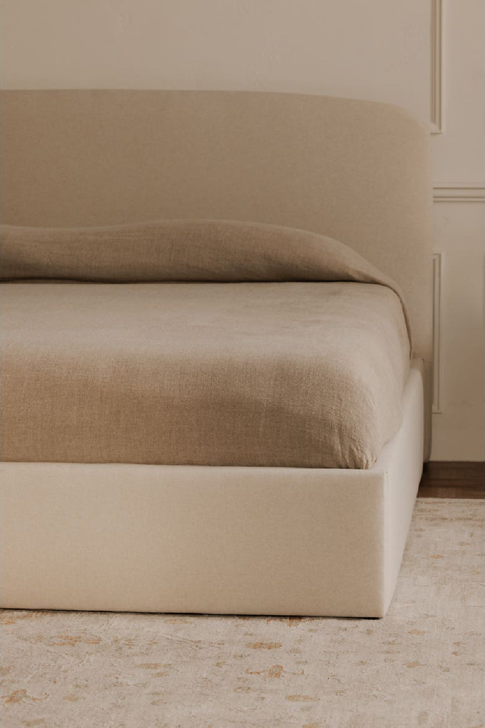 Luxury Upholstered Modern Cream Storage Bed European Style for Villa