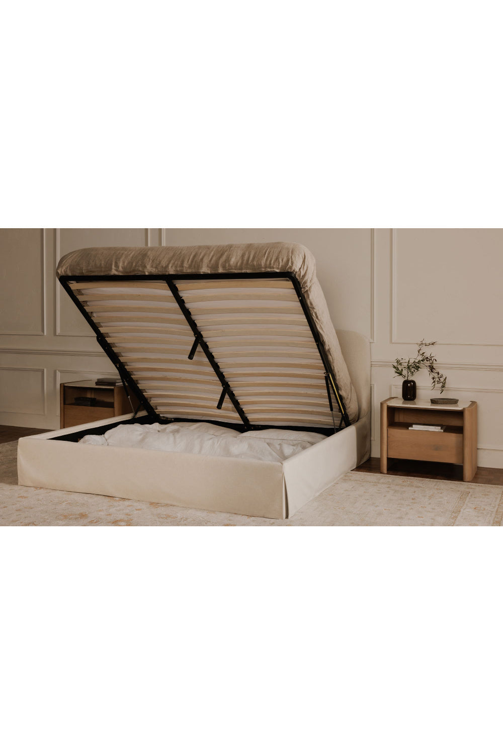 Luxury Upholstered Modern Cream Storage Bed European Style for Villa