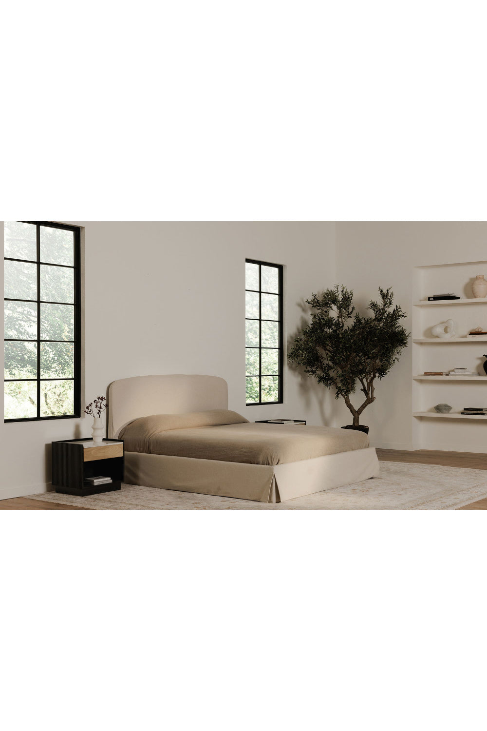 Luxury Upholstered Modern Cream Storage Bed European Style for Villa