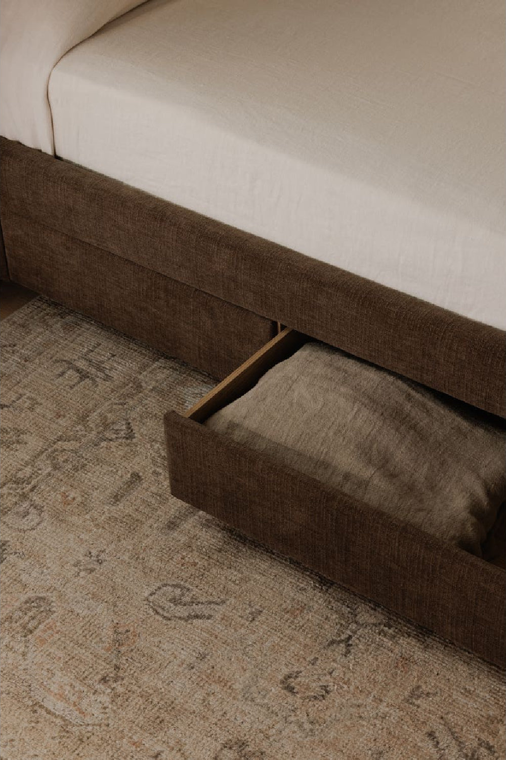Luxury Modern Upholstered Storage Bed European Style for Villa