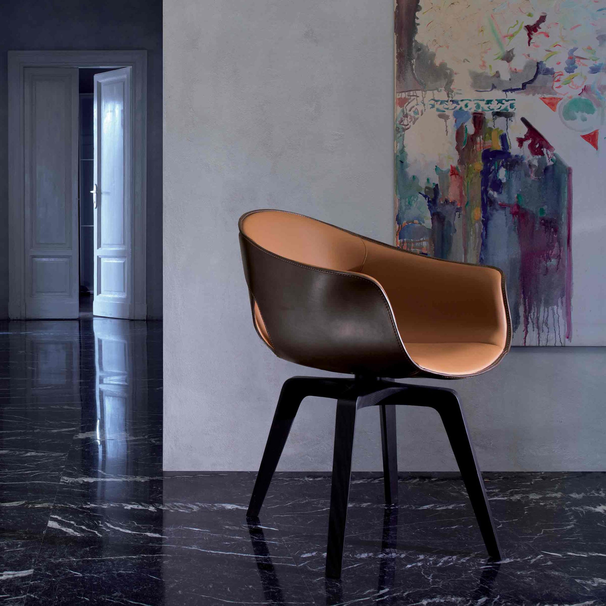 Ginger Swivel Chair with Leather Upholstery – Poltrona Frau Contemporary Designer Piece