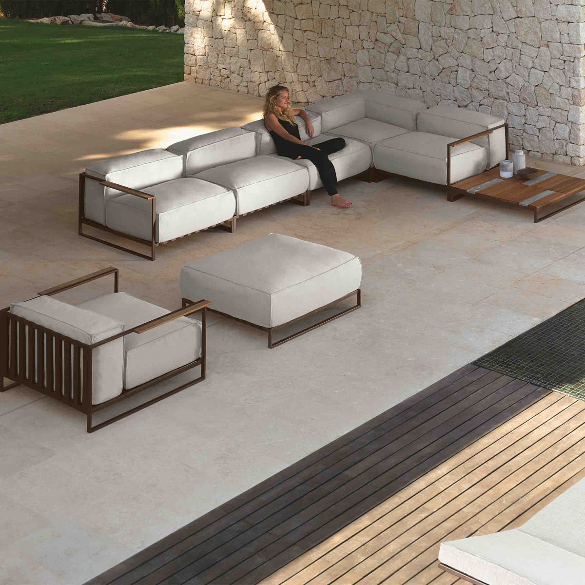 Luxury CASILDA Outdoor Fabric Sectional Sofa Modern Italian Style for Villa