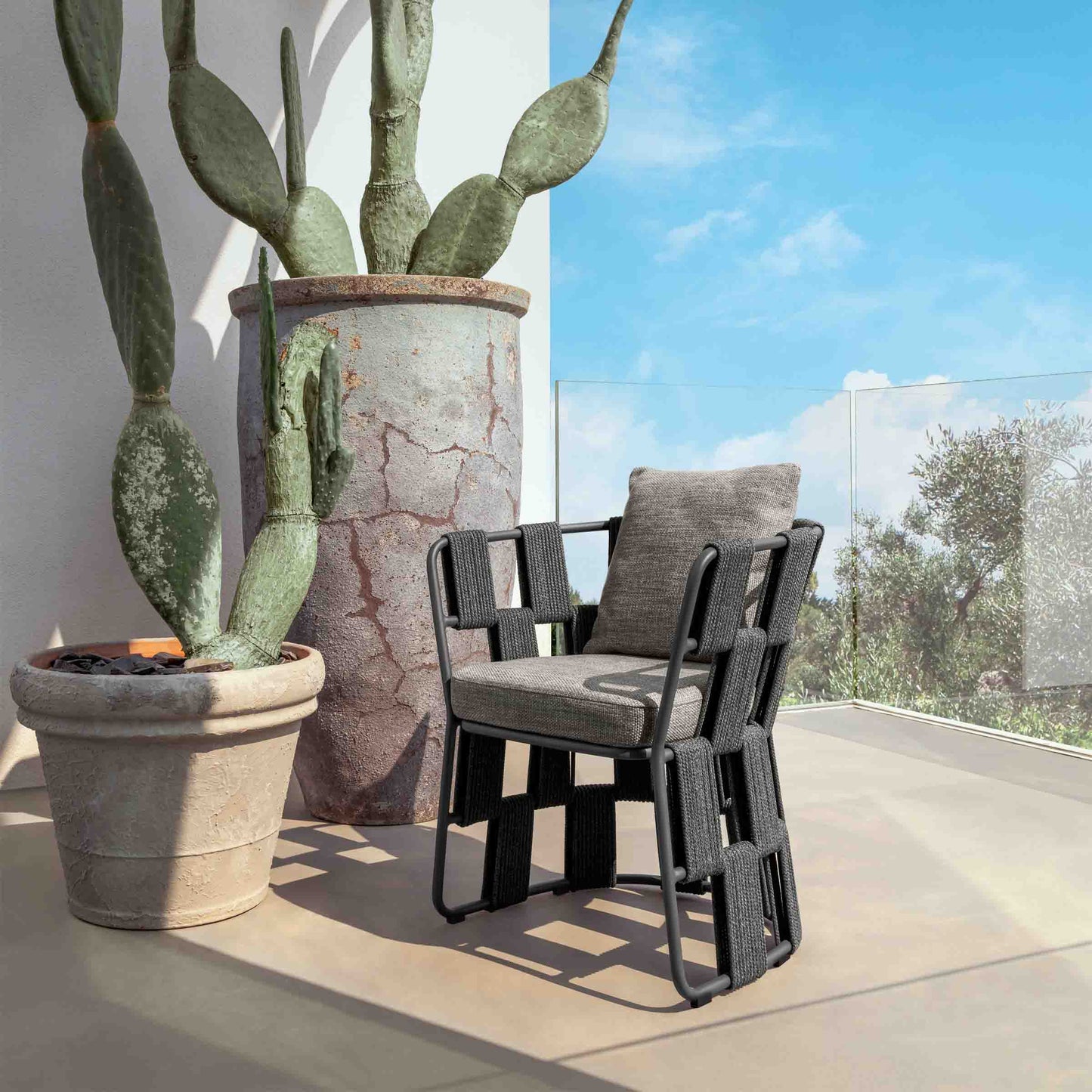 Outdoor Armchair Scacco – Aluminium and Fabric Talenti Designer Statement Piece