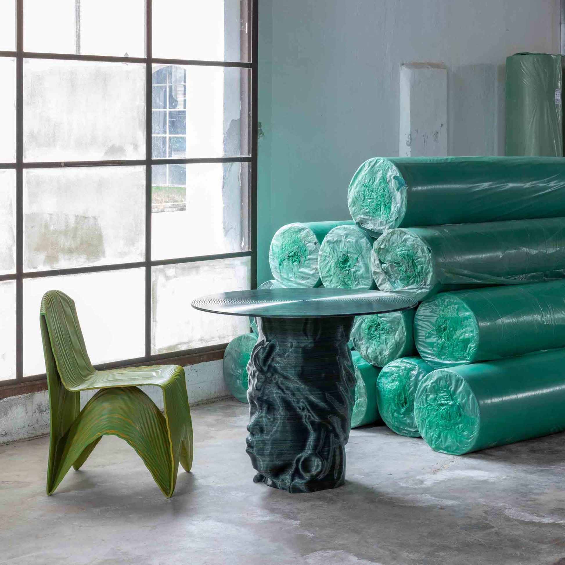 Italian Designer Round Dining Table – Contemporary 3D-Printed Statement Piece