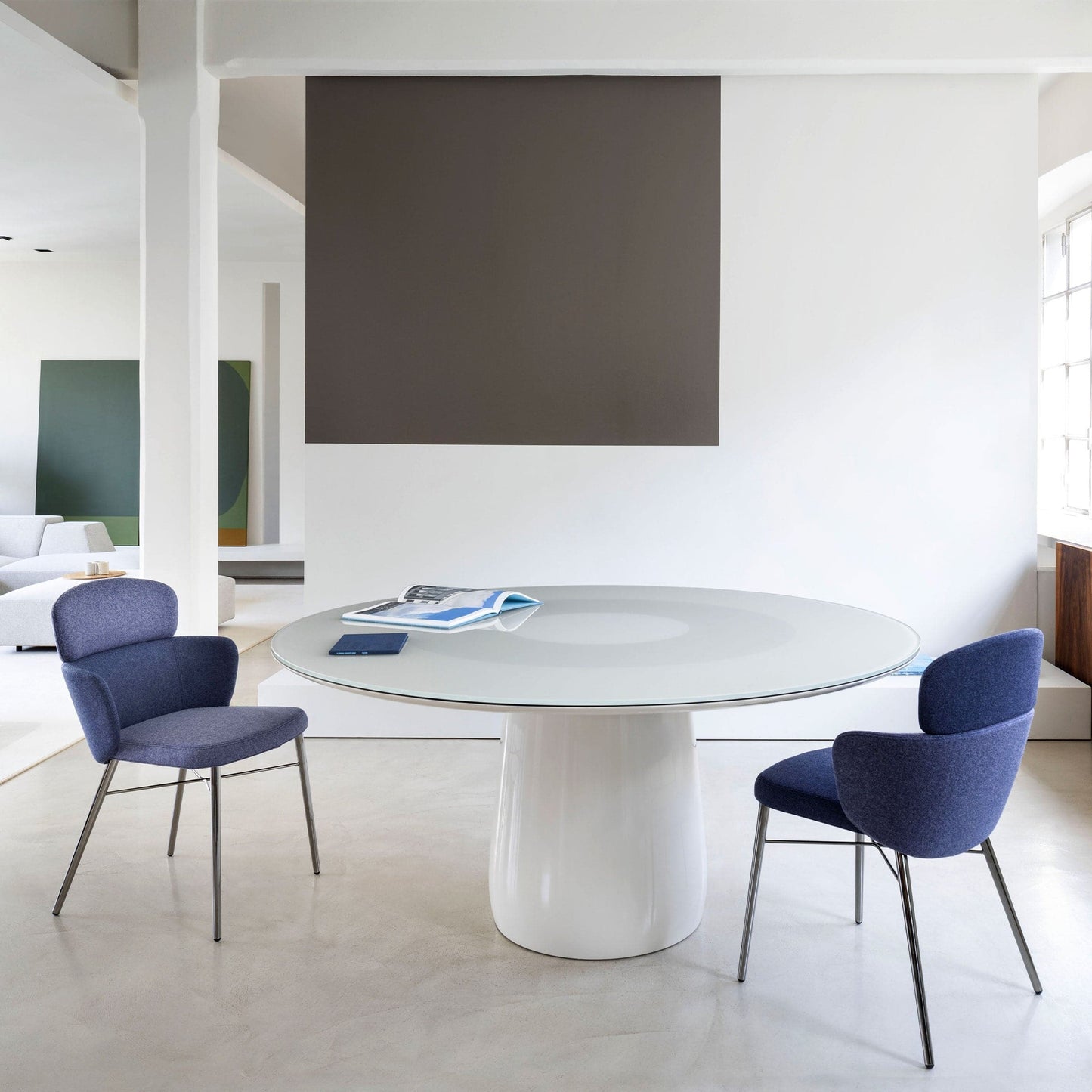 Roundel Dining Table – Italian Designer Glass Statement Piece