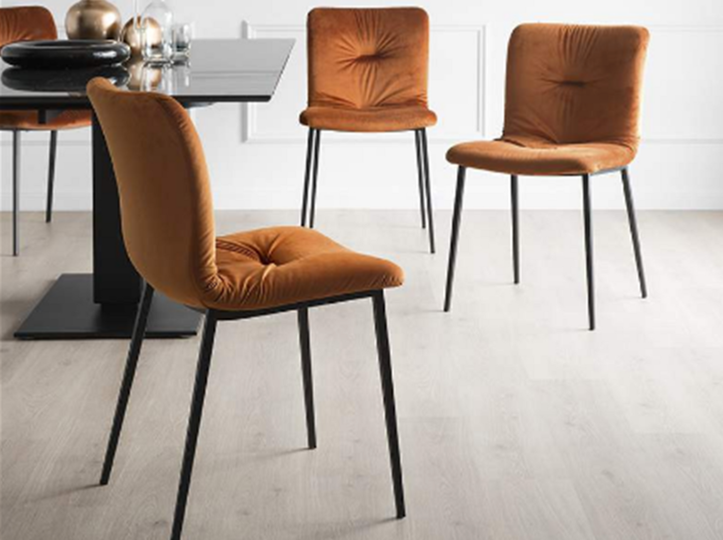 Luxury Modern Annie Soft Dining Chair European Style for Villa