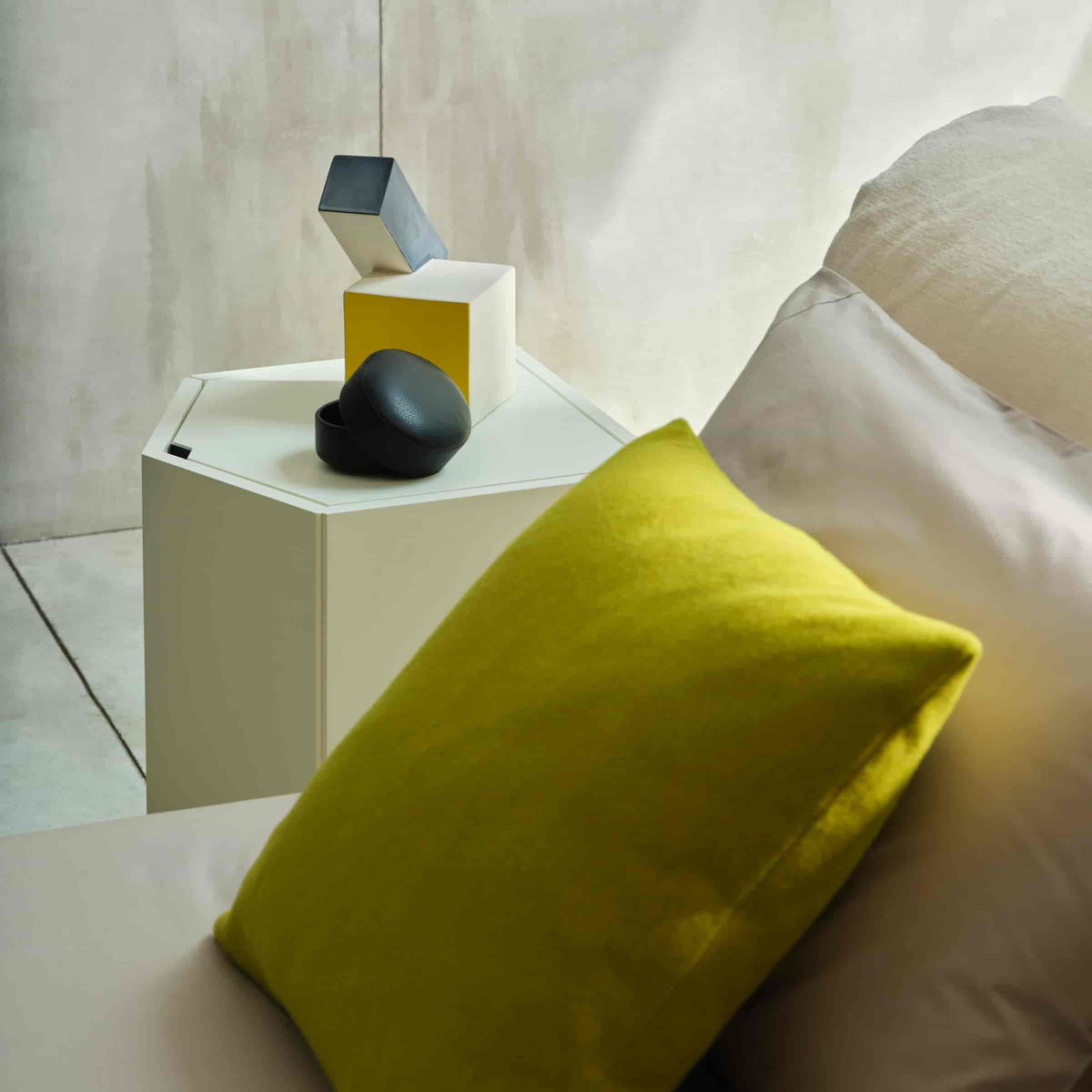Luxury Z24 Wood Bedside Table Modern Italian Style for Villa