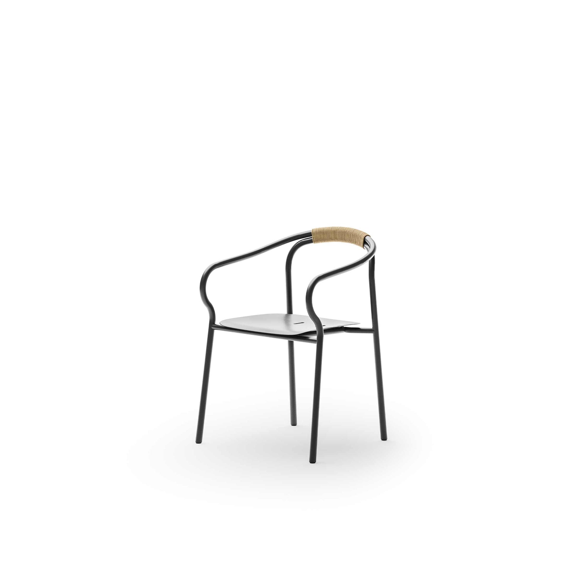 Outdoor Armchair Salò – Lightweight Aluminium Modernist Statement Piece by Unopiù
